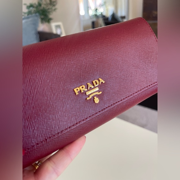 Prada Large Saffiano Leather Wallet Burgundy Like New Authentic - Picture 7 of 11